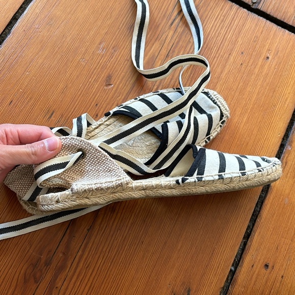 Black and white striped tie espadrilles - Picture 7 of 9